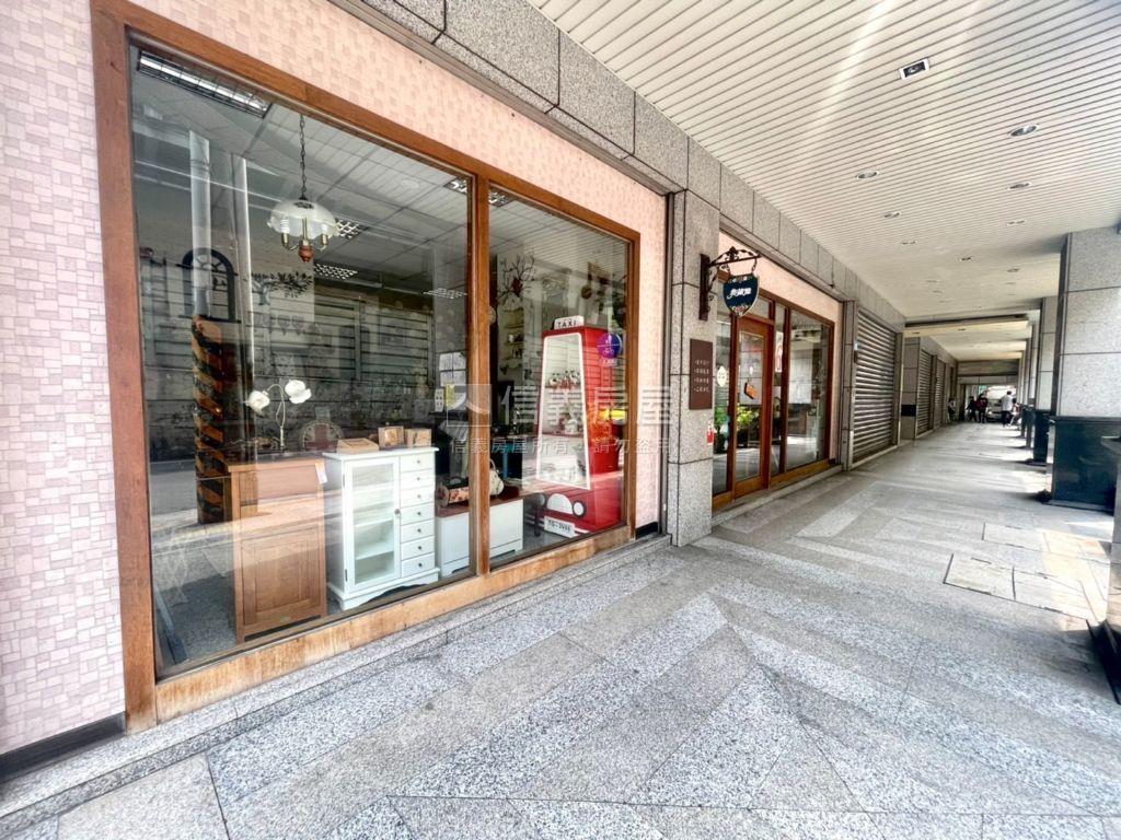 景安角間店面有車位房屋室內格局與周邊環境