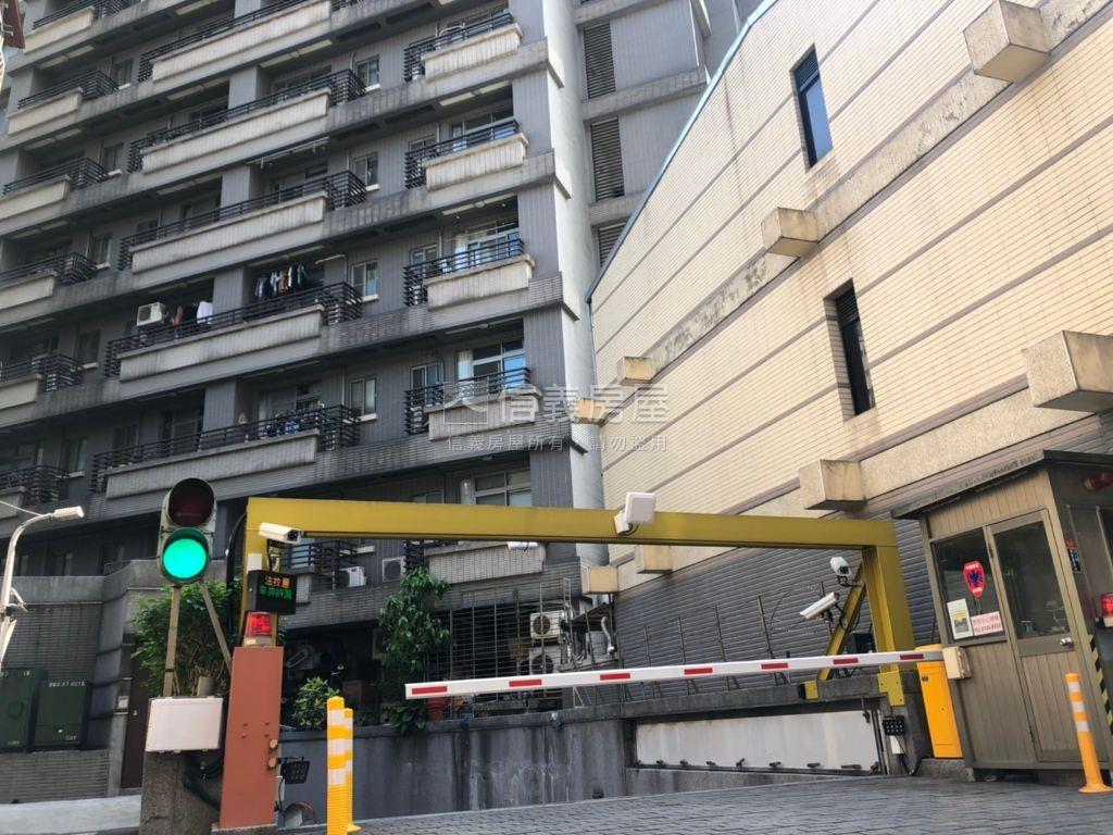 六張犁捷運美妝邊間法拉麗房屋室內格局與周邊環境
