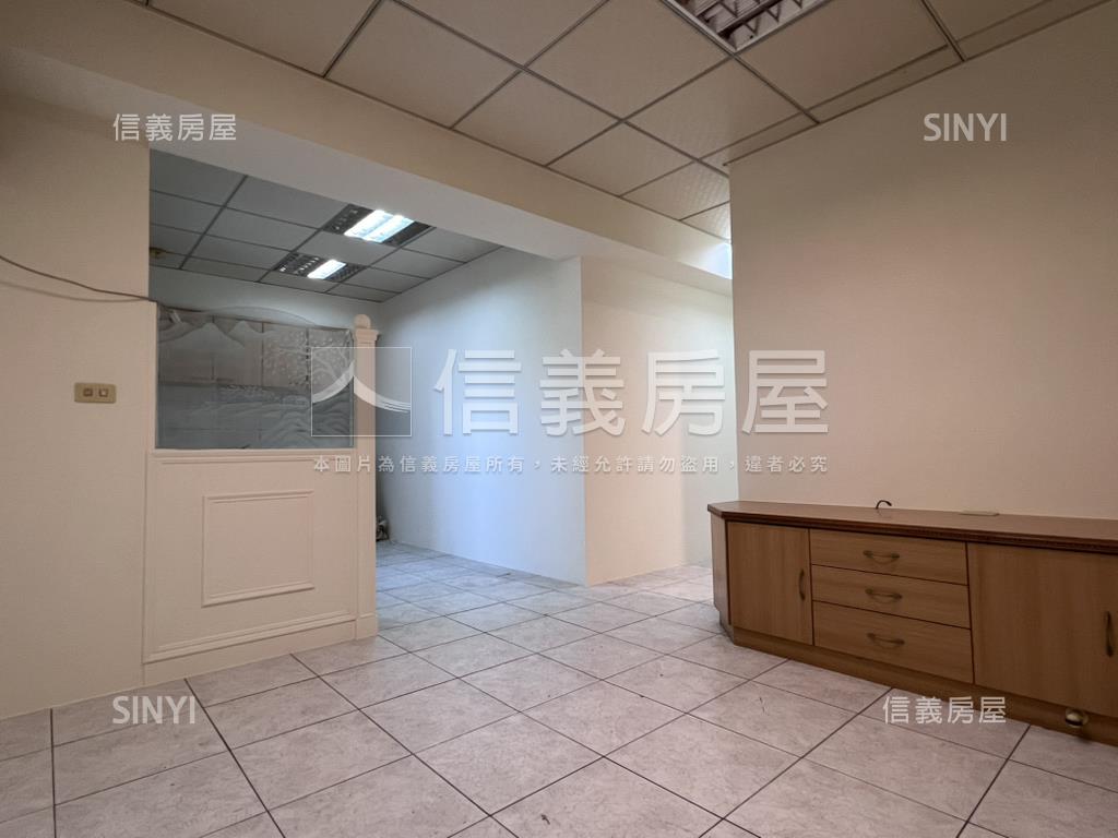 星鑽河畔景觀３房房屋室內格局與周邊環境