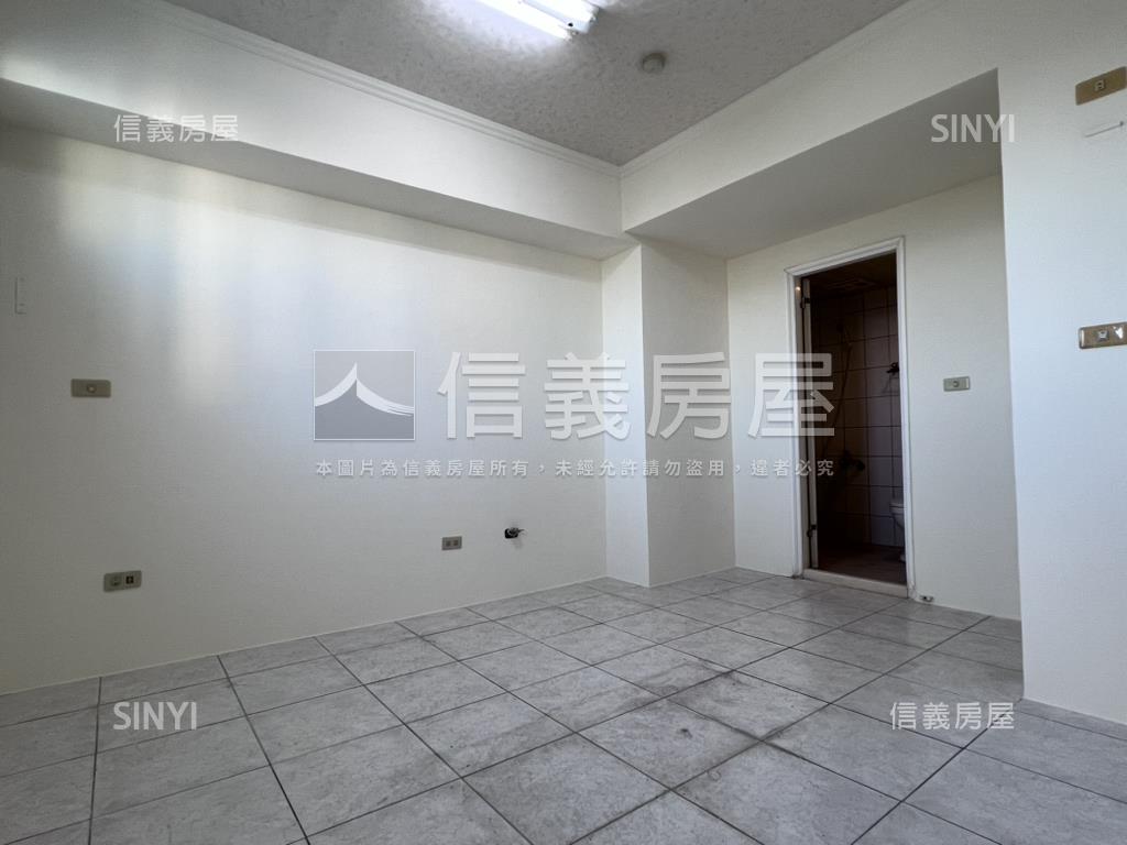 星鑽河畔景觀３房房屋室內格局與周邊環境