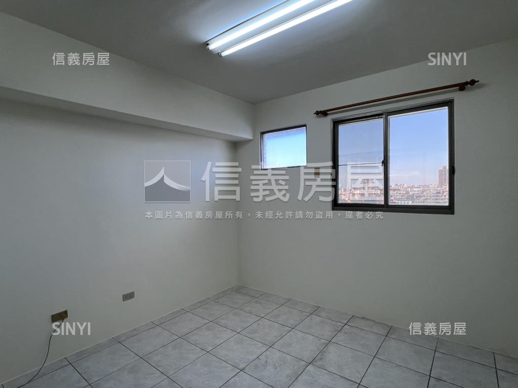 星鑽河畔景觀３房房屋室內格局與周邊環境