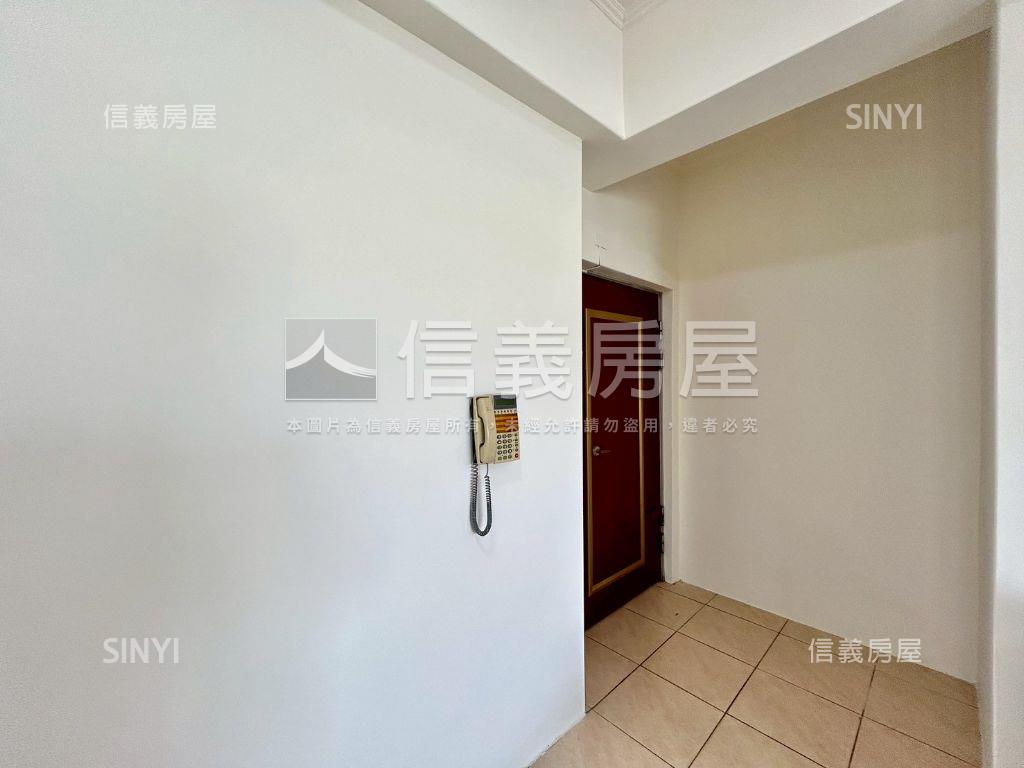 哈佛世家四房車位房屋室內格局與周邊環境