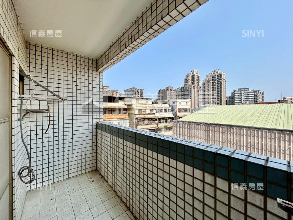 哈佛世家四房車位房屋室內格局與周邊環境