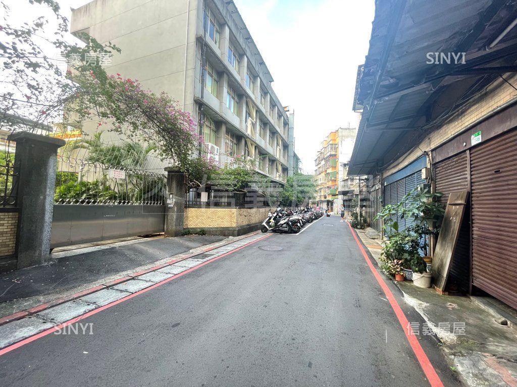 萬全街小地坪透天房屋室內格局與周邊環境