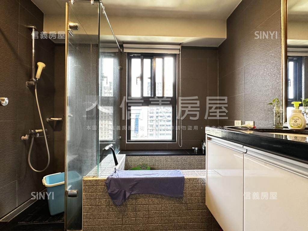 藏峰裝潢景觀三房車位房屋室內格局與周邊環境