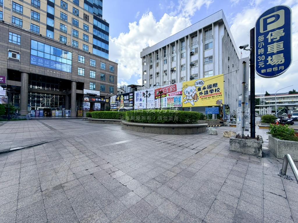 正一中財源滾滾店面附車位房屋室內格局與周邊環境