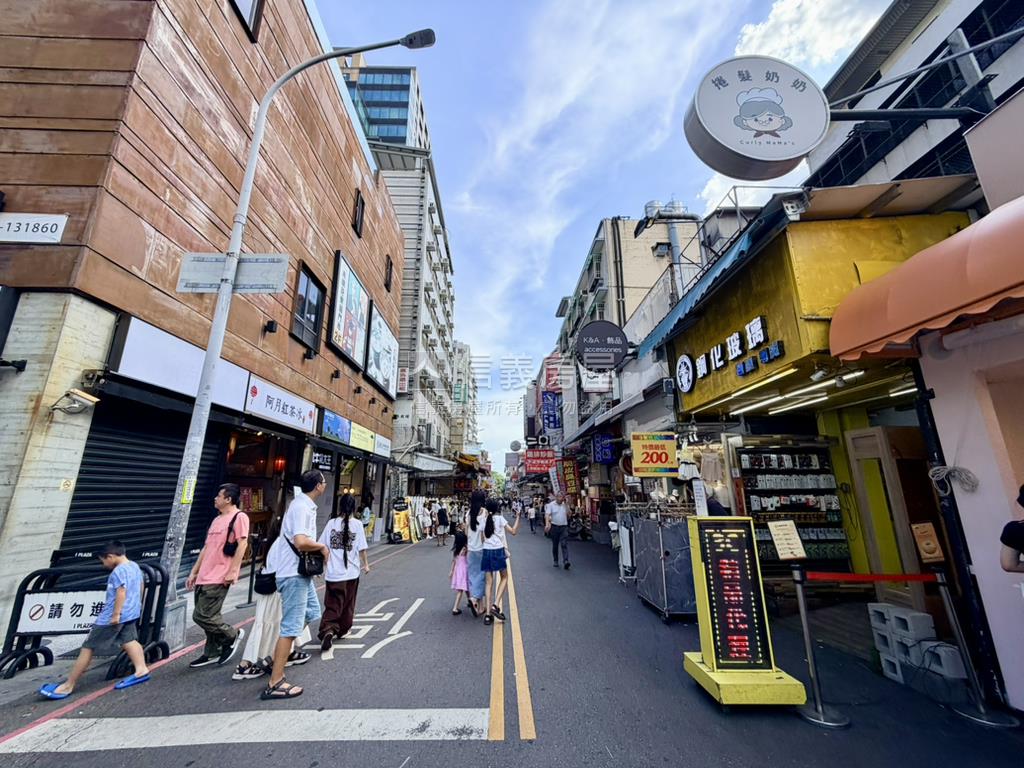 正一中財源滾滾店面附車位房屋室內格局與周邊環境