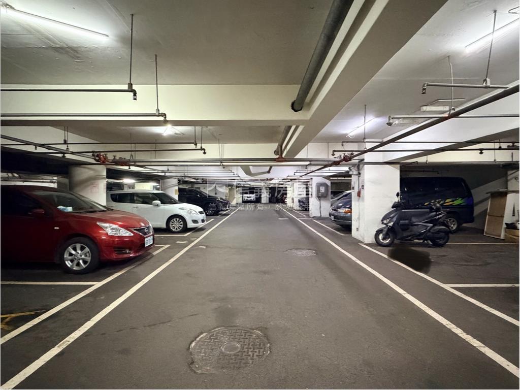 正一中財源滾滾店面附車位房屋室內格局與周邊環境