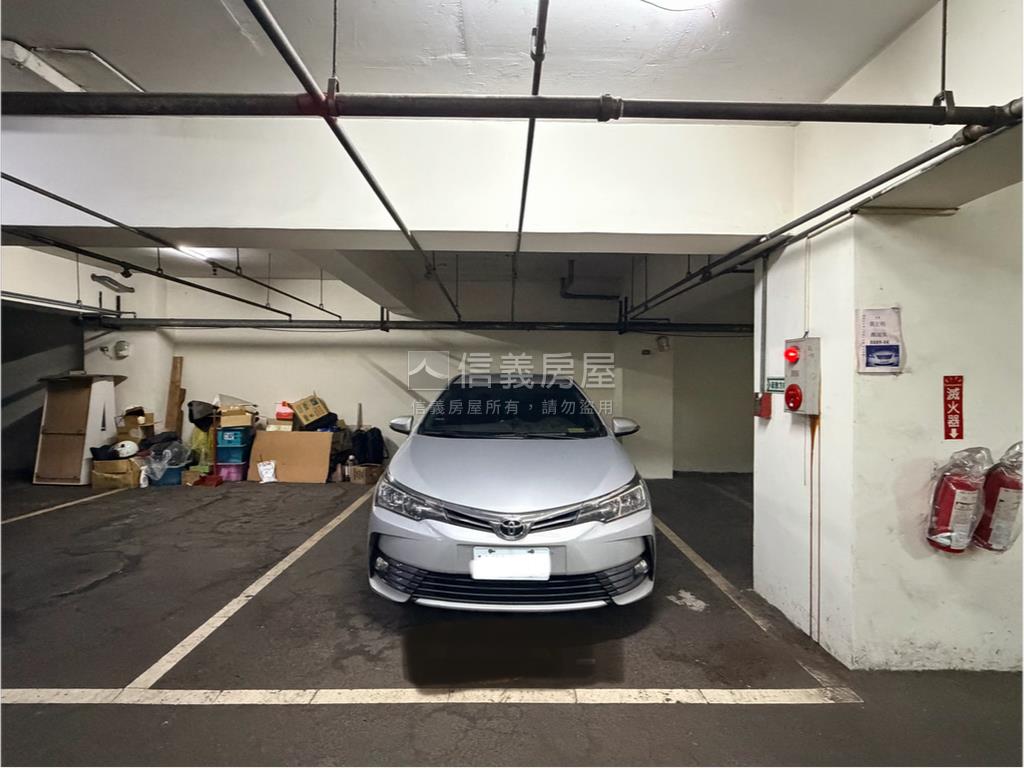 正一中財源滾滾店面附車位房屋室內格局與周邊環境