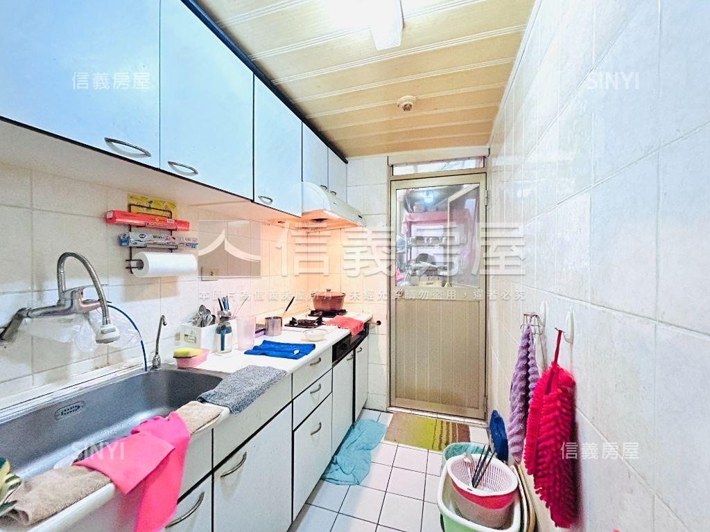 冠綸台北電梯三房房屋室內格局與周邊環境