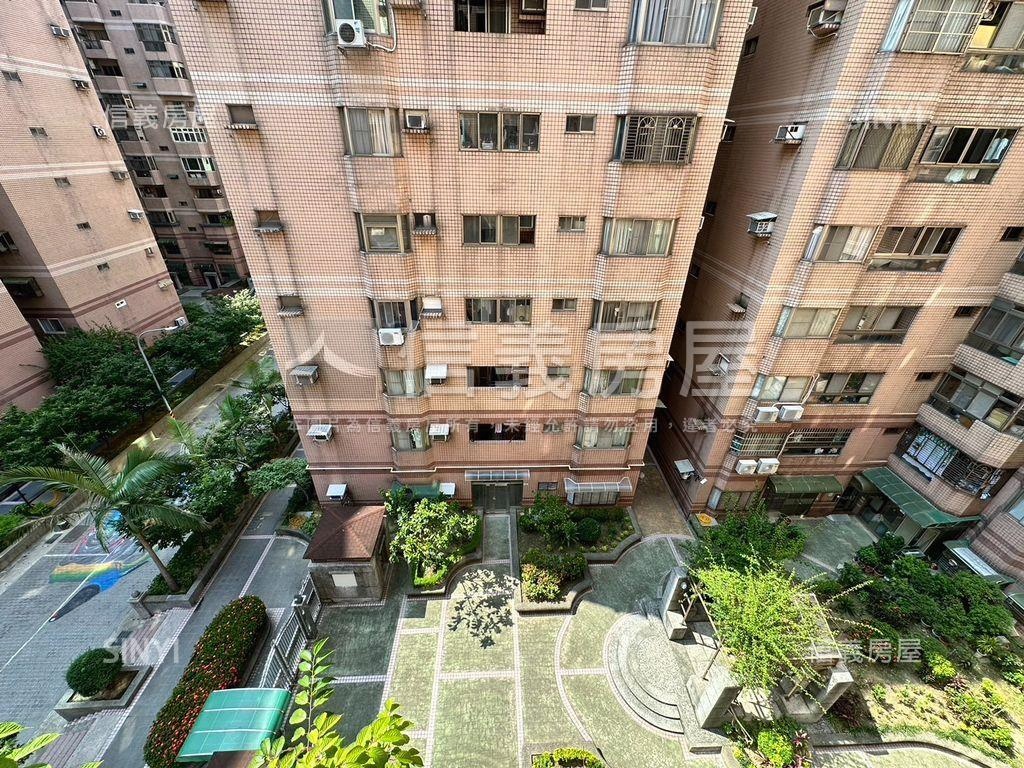 冠綸台北電梯三房房屋室內格局與周邊環境