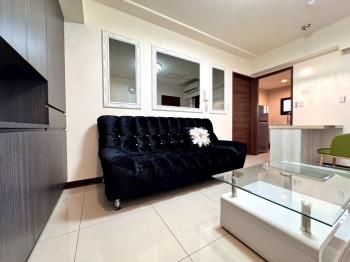 赫里翁臻愛視野兩房車位