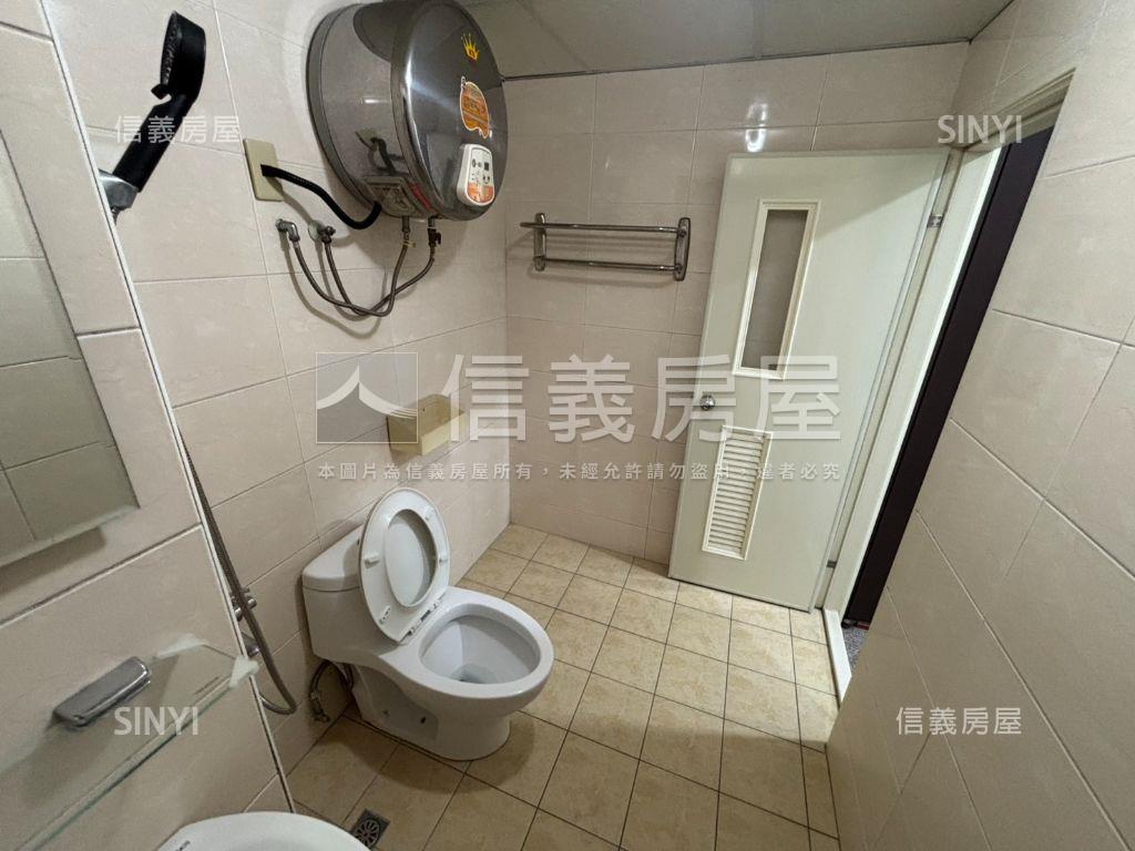 西屯整棟收租店套房屋室內格局與周邊環境