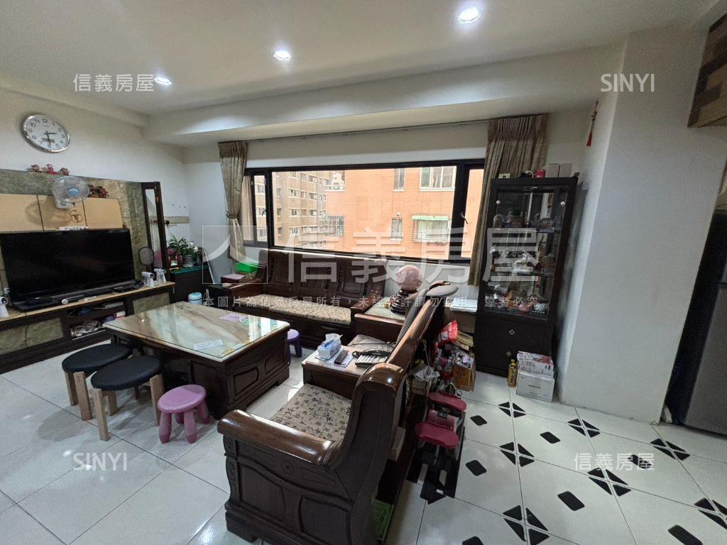 西屯整棟收租店套房屋室內格局與周邊環境