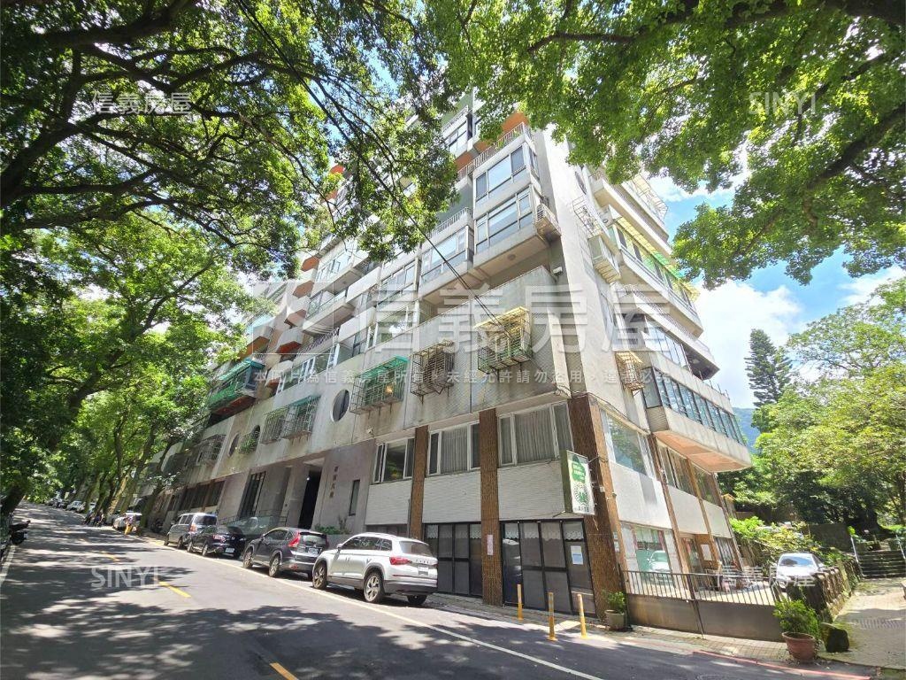 陽明山湖濱大廈開闊邊間房屋室內格局與周邊環境