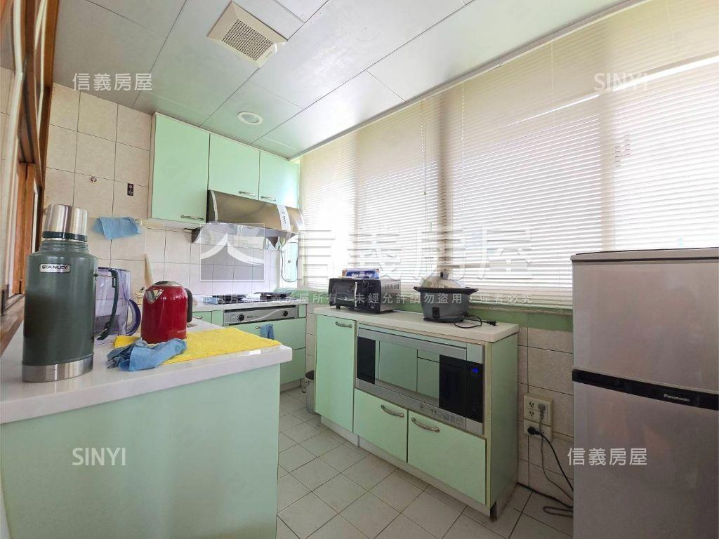 陽明山湖濱大廈開闊邊間房屋室內格局與周邊環境