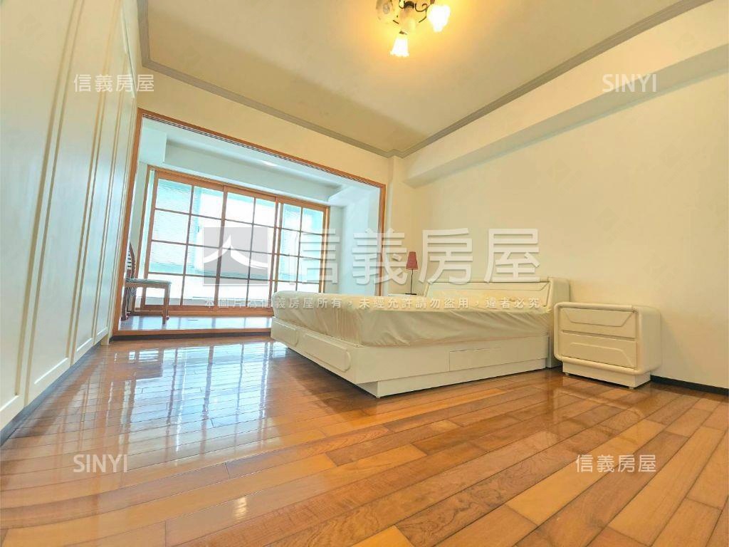 陽明山湖濱大廈開闊邊間房屋室內格局與周邊環境