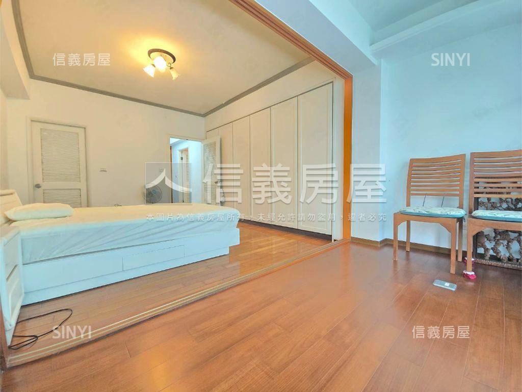 陽明山湖濱大廈開闊邊間房屋室內格局與周邊環境