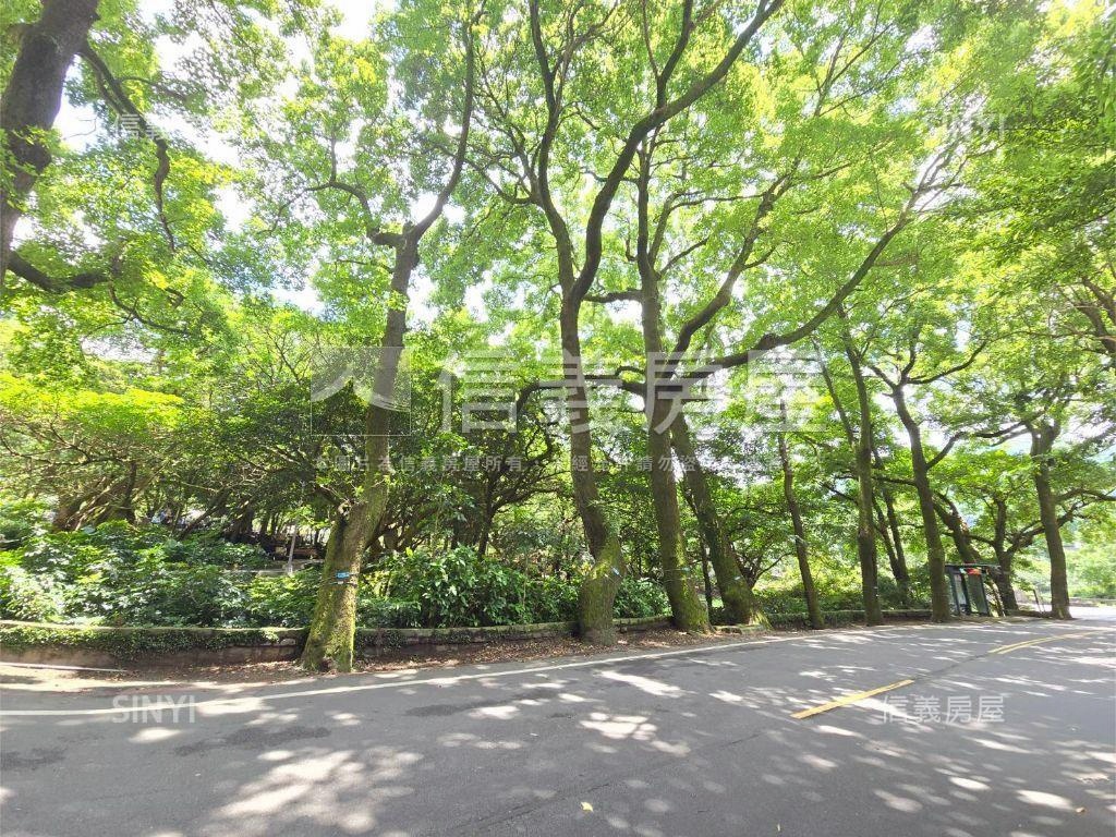 陽明山湖濱大廈開闊邊間房屋室內格局與周邊環境