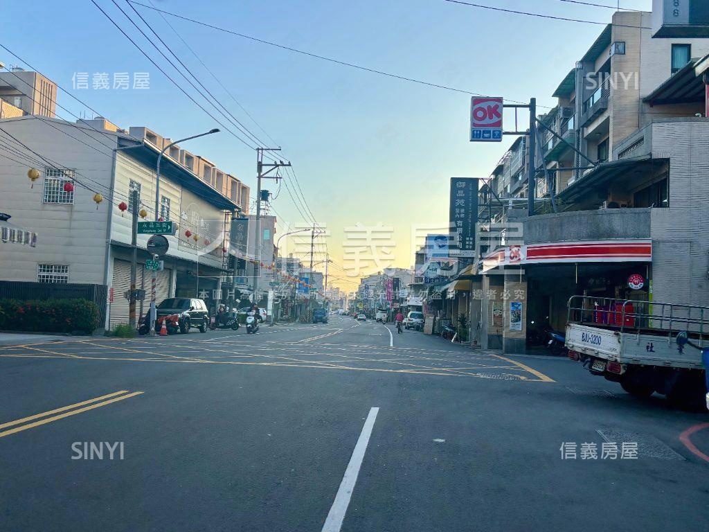 仁武正路角窗鈔集金店面房屋室內格局與周邊環境
