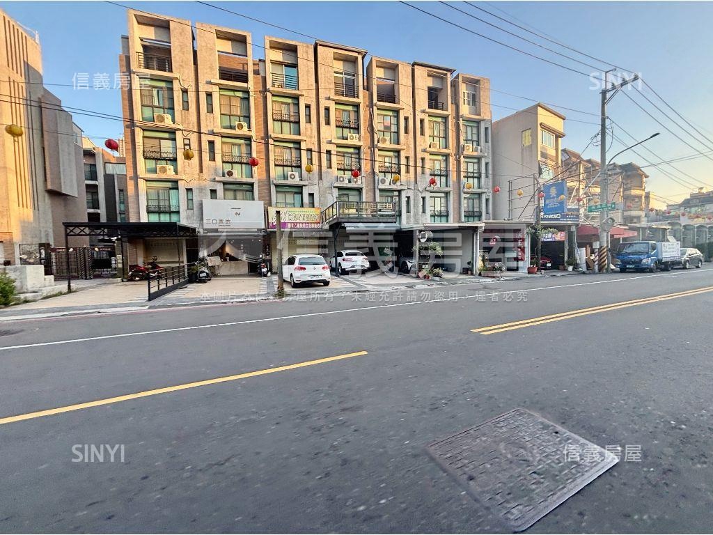 仁武正路角窗鈔集金店面房屋室內格局與周邊環境