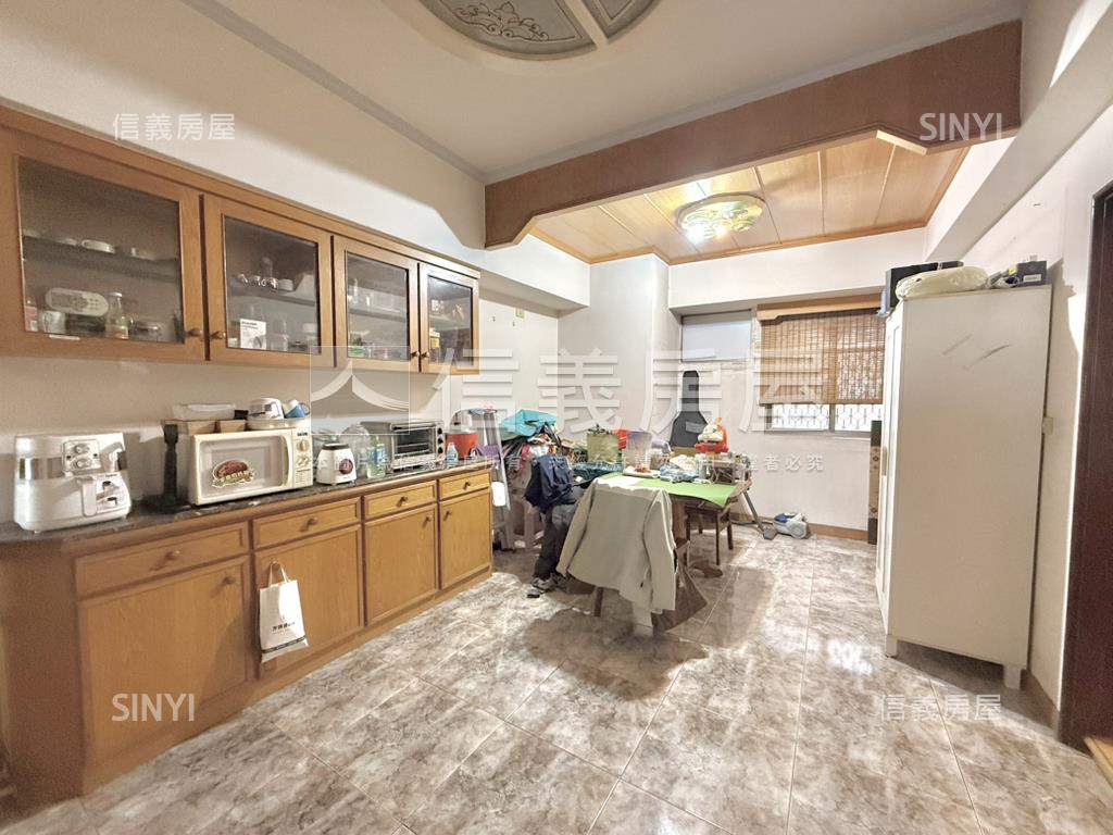 愛河景觀啵亮大三房房屋室內格局與周邊環境