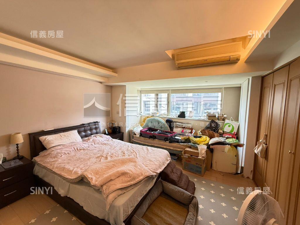 近南京復興４房帶車位房屋室內格局與周邊環境