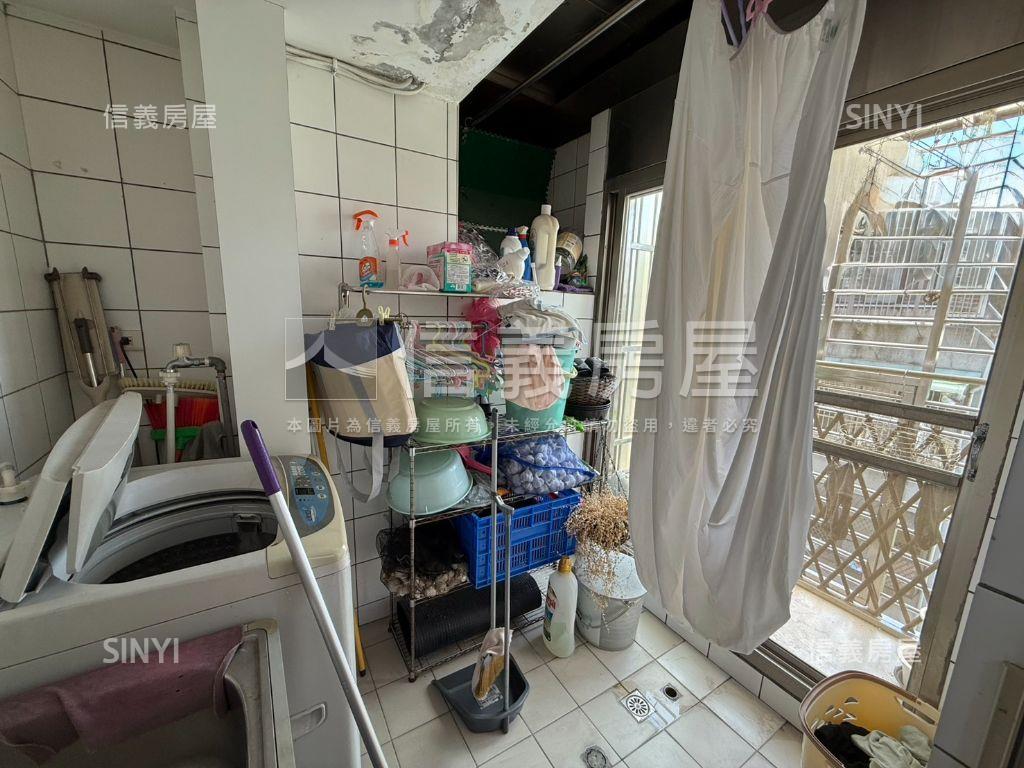 近南京復興４房帶車位房屋室內格局與周邊環境