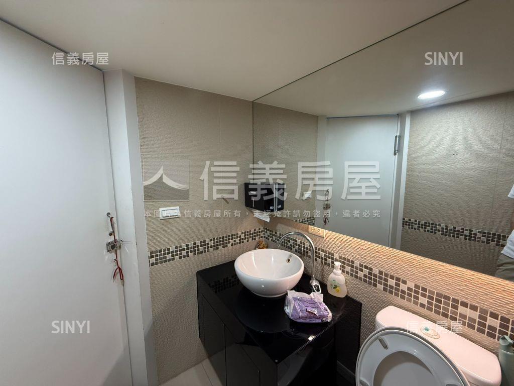 近南京復興４房帶車位房屋室內格局與周邊環境