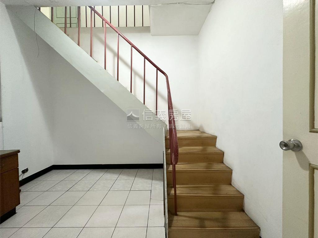 中正路靜巷大空間房屋室內格局與周邊環境