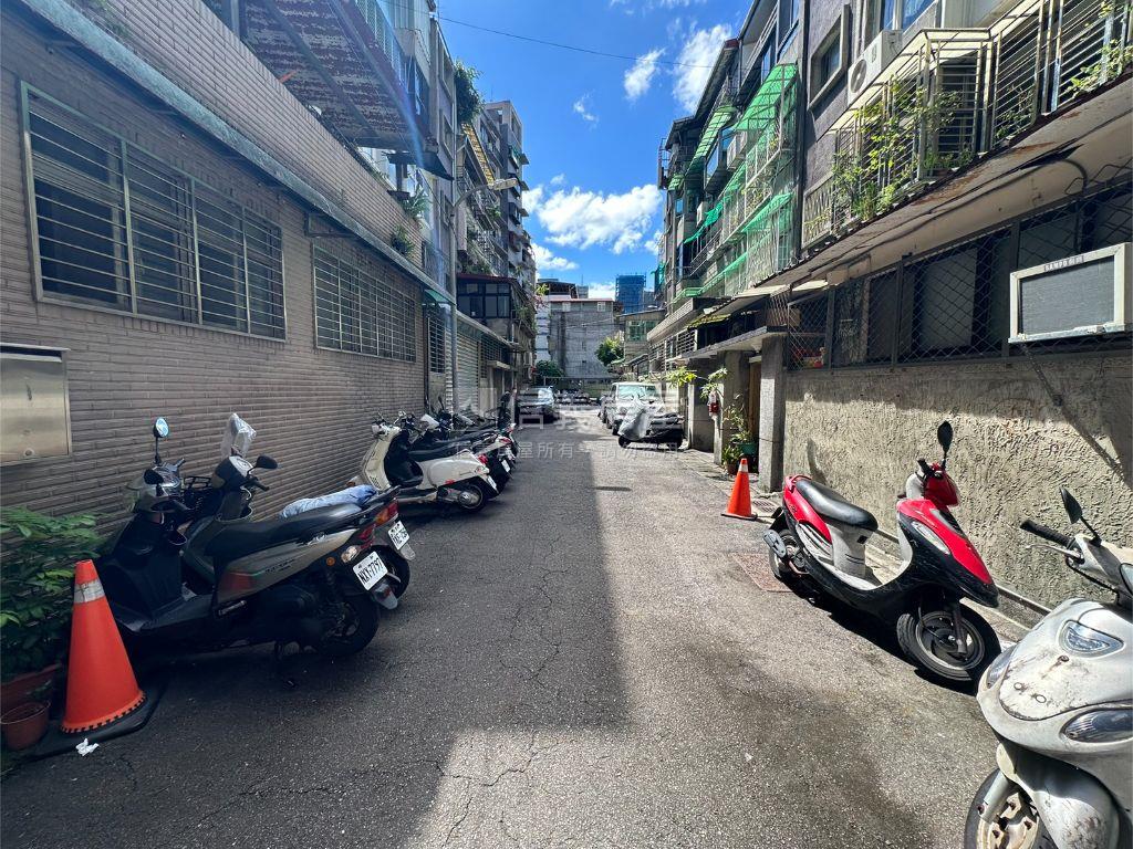 中正路靜巷大空間房屋室內格局與周邊環境