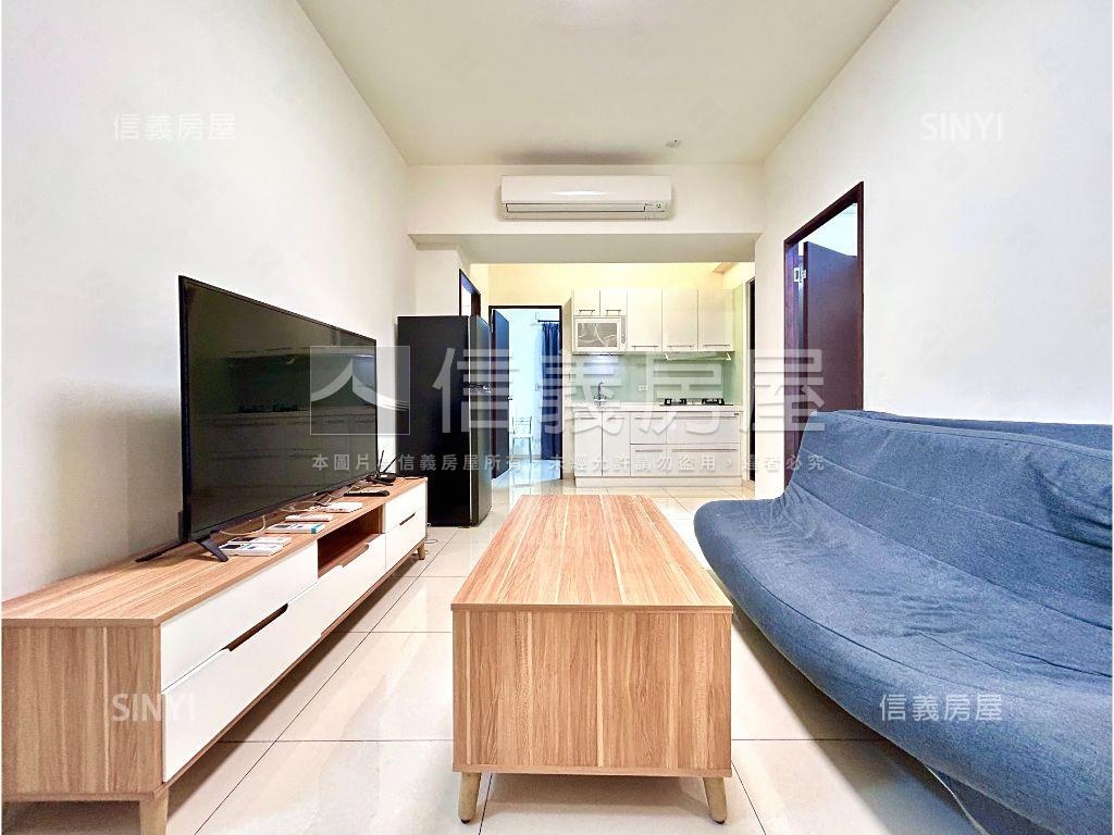 近輕軌鼎山家樂福三房車位房屋室內格局與周邊環境