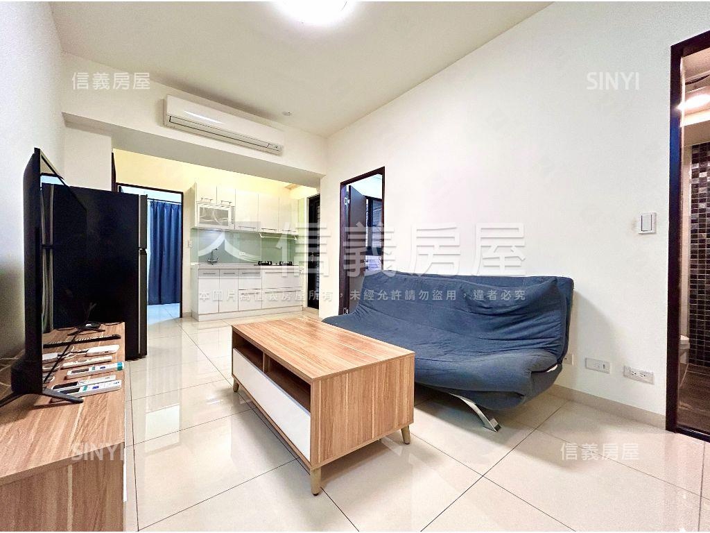 近輕軌鼎山家樂福三房車位房屋室內格局與周邊環境