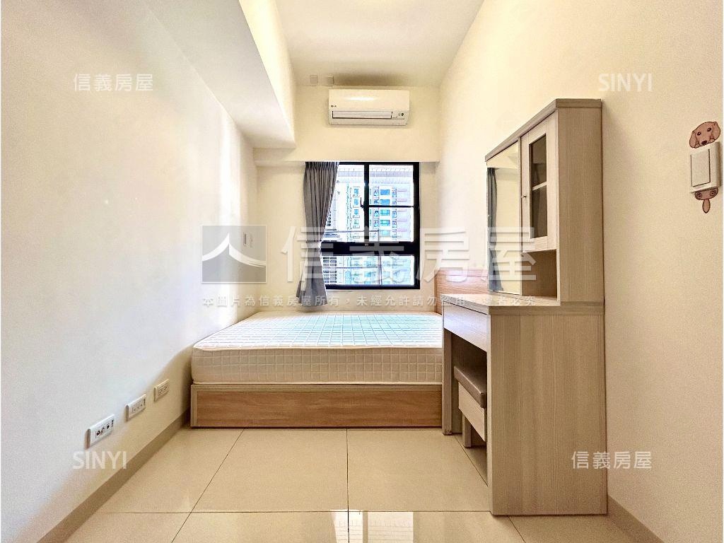 近輕軌鼎山家樂福三房車位房屋室內格局與周邊環境