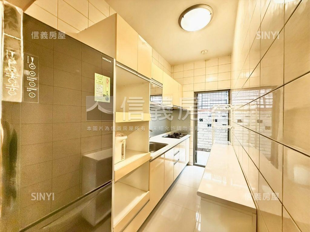 近Ｒ１５蛋黃區稀有庭院宅房屋室內格局與周邊環境