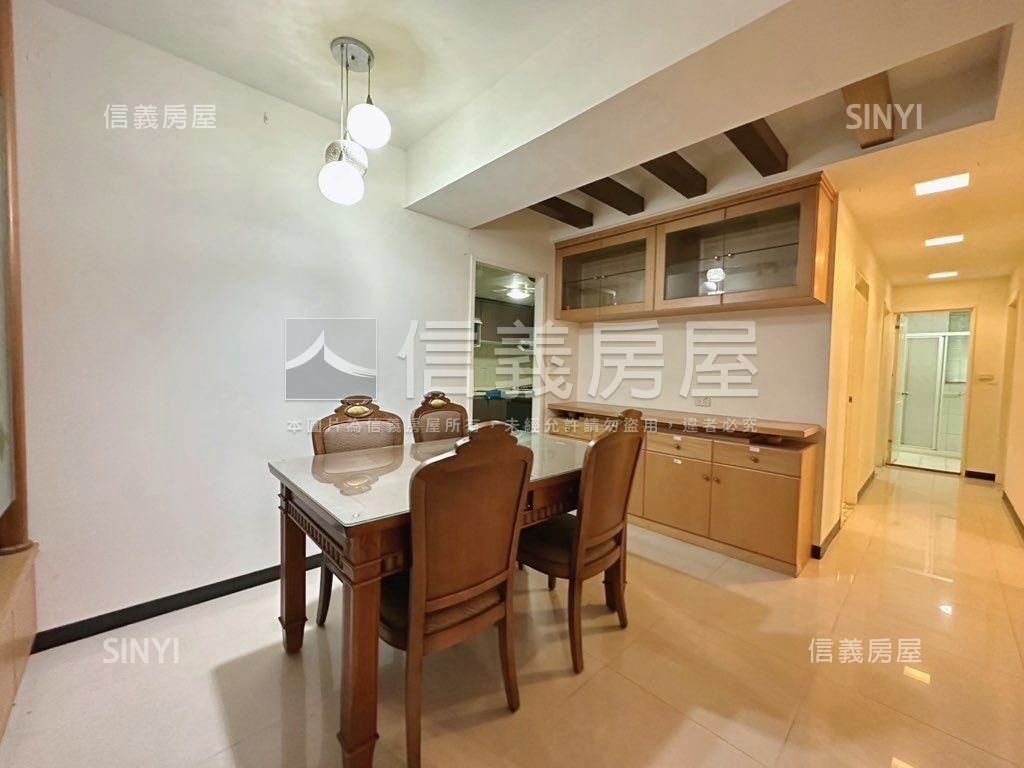 皇翔太陽城高樓四房車位房屋室內格局與周邊環境