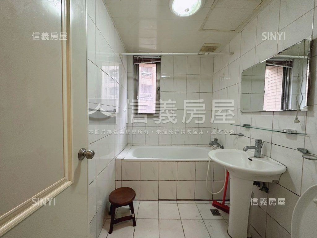 皇翔太陽城高樓四房車位房屋室內格局與周邊環境