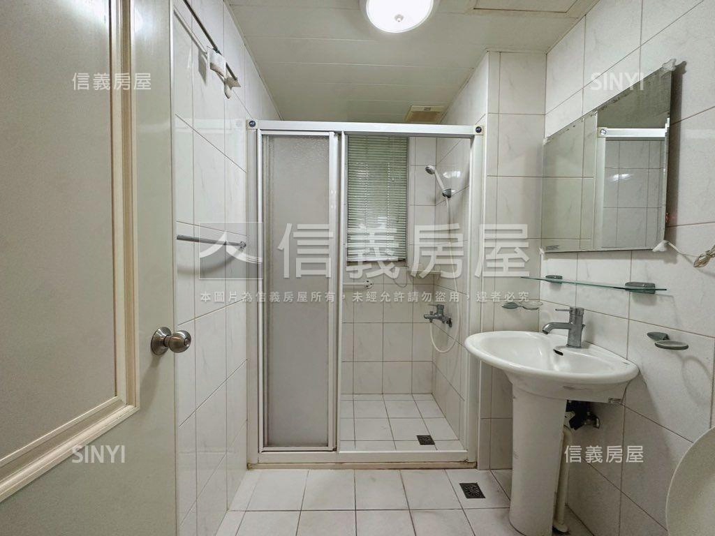 皇翔太陽城高樓四房車位房屋室內格局與周邊環境