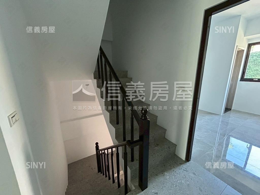 西區全新電梯店套房屋室內格局與周邊環境