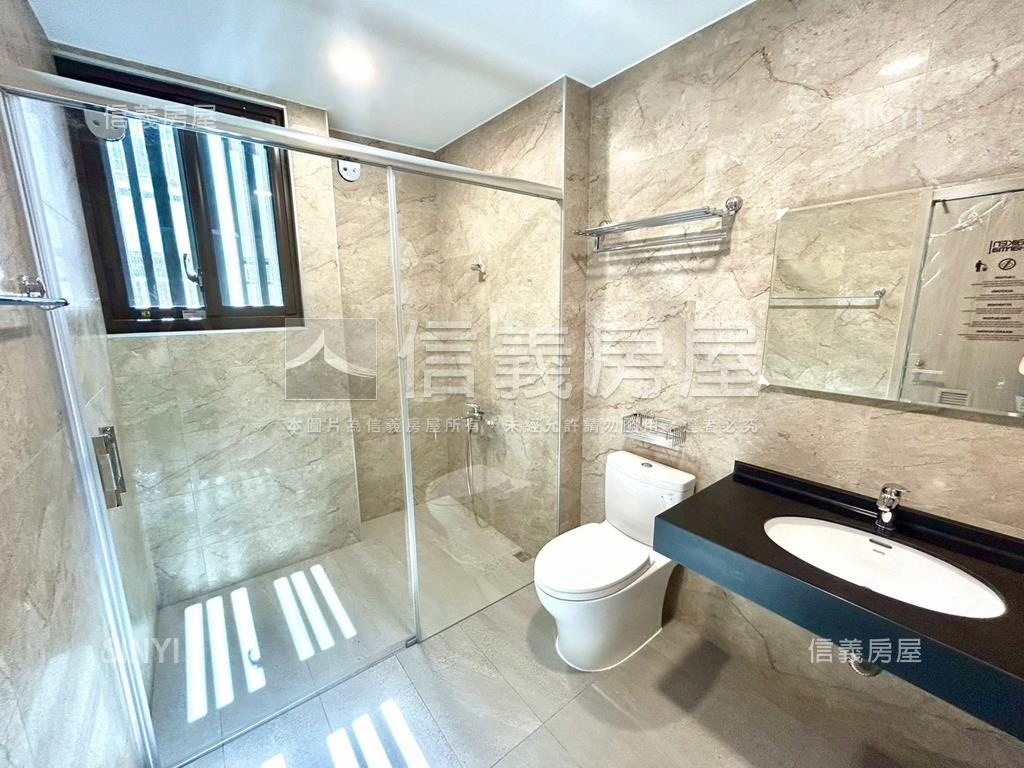 西區全新電梯店套房屋室內格局與周邊環境