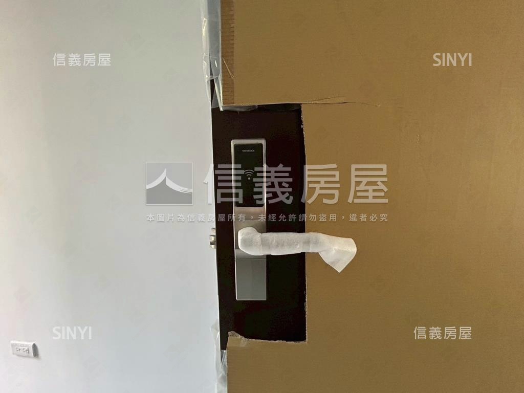 西區全新電梯店套房屋室內格局與周邊環境