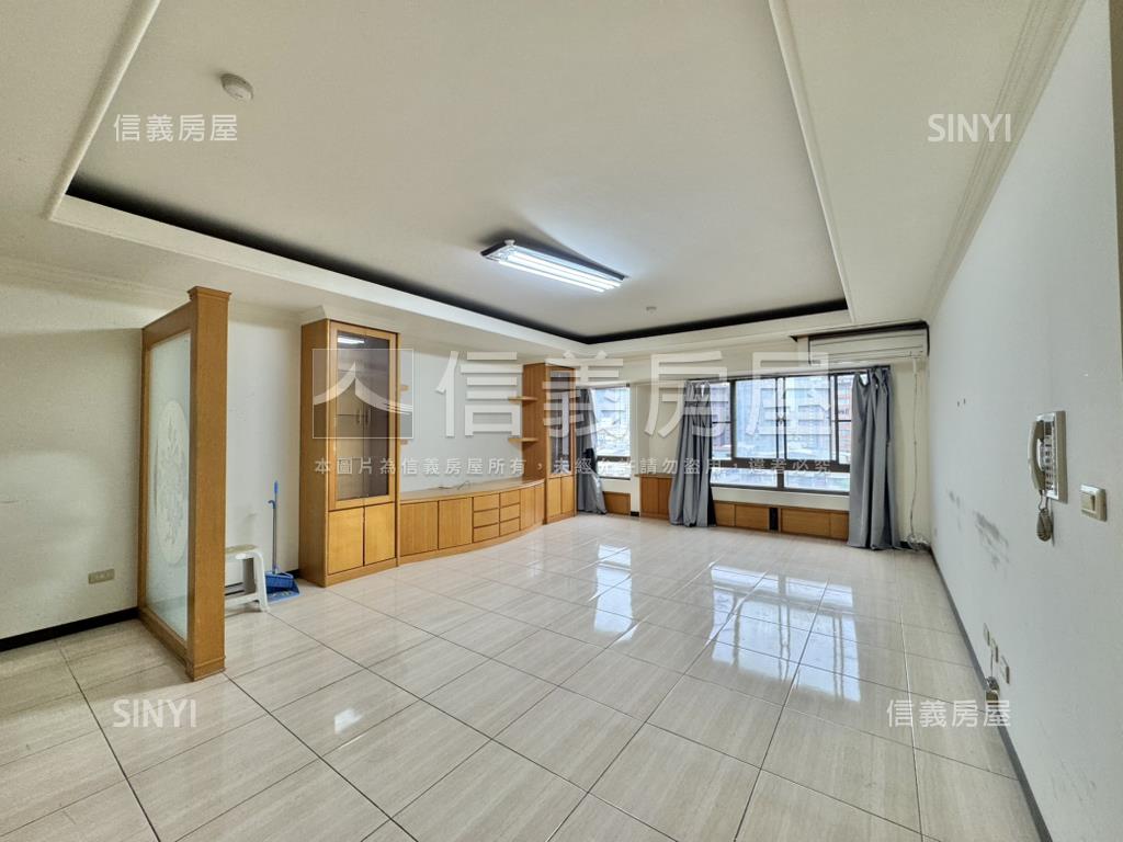 國唐地糧大四房雙車位房屋室內格局與周邊環境