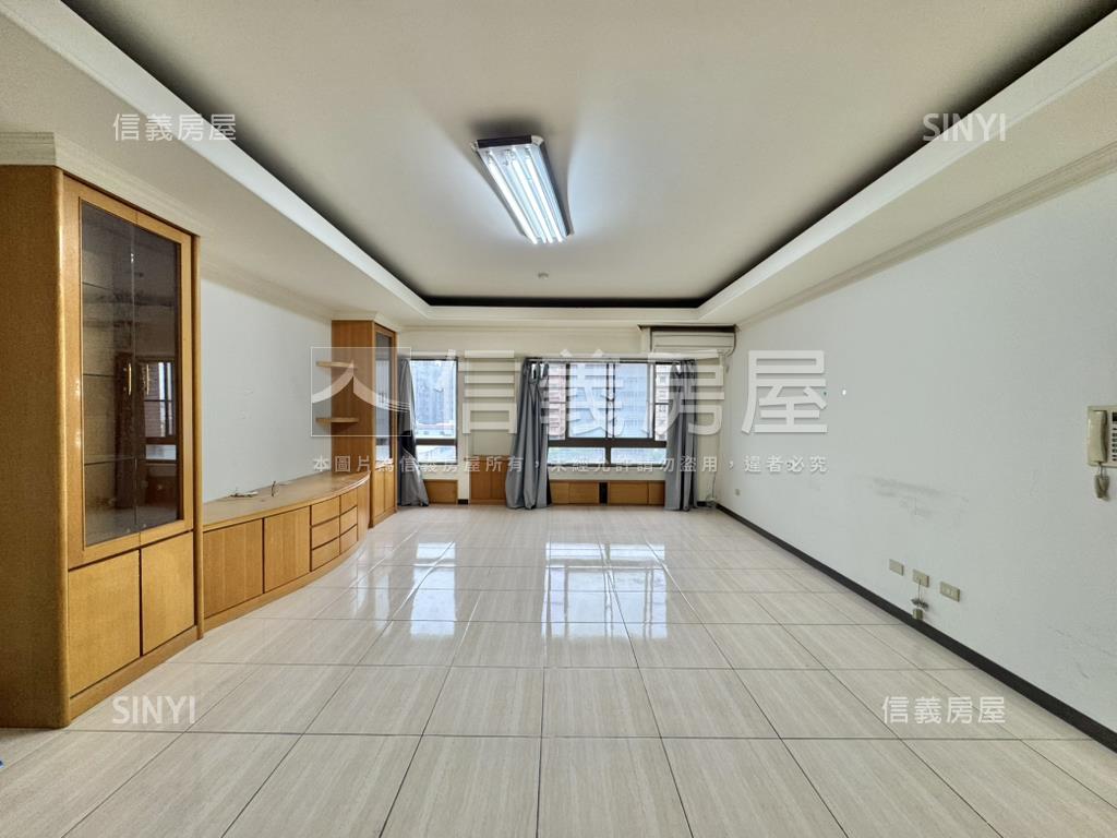 國唐地糧大四房雙車位房屋室內格局與周邊環境