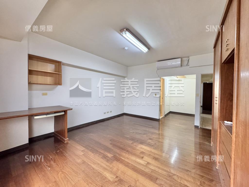 國唐地糧大四房雙車位房屋室內格局與周邊環境