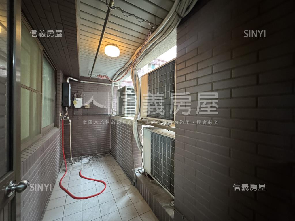 國唐地糧大四房雙車位房屋室內格局與周邊環境