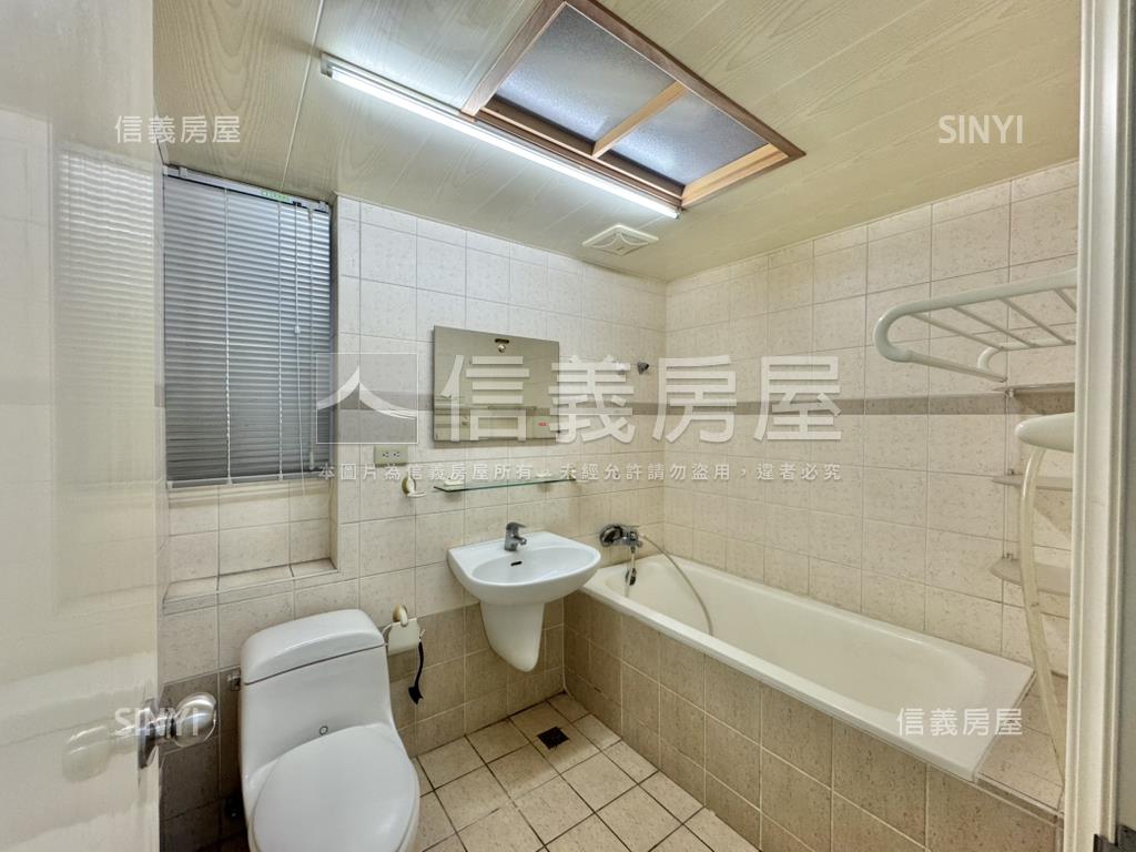 國唐地糧大四房雙車位房屋室內格局與周邊環境