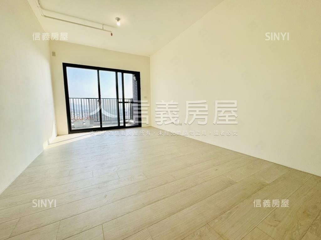 專任未住過朝南山景視野戶房屋室內格局與周邊環境
