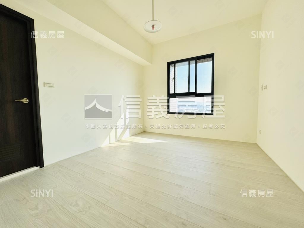 專任未住過朝南山景視野戶房屋室內格局與周邊環境