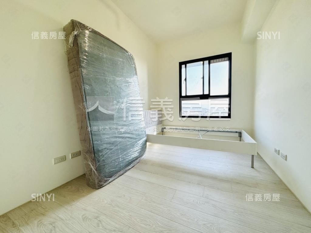 專任未住過朝南山景視野戶房屋室內格局與周邊環境