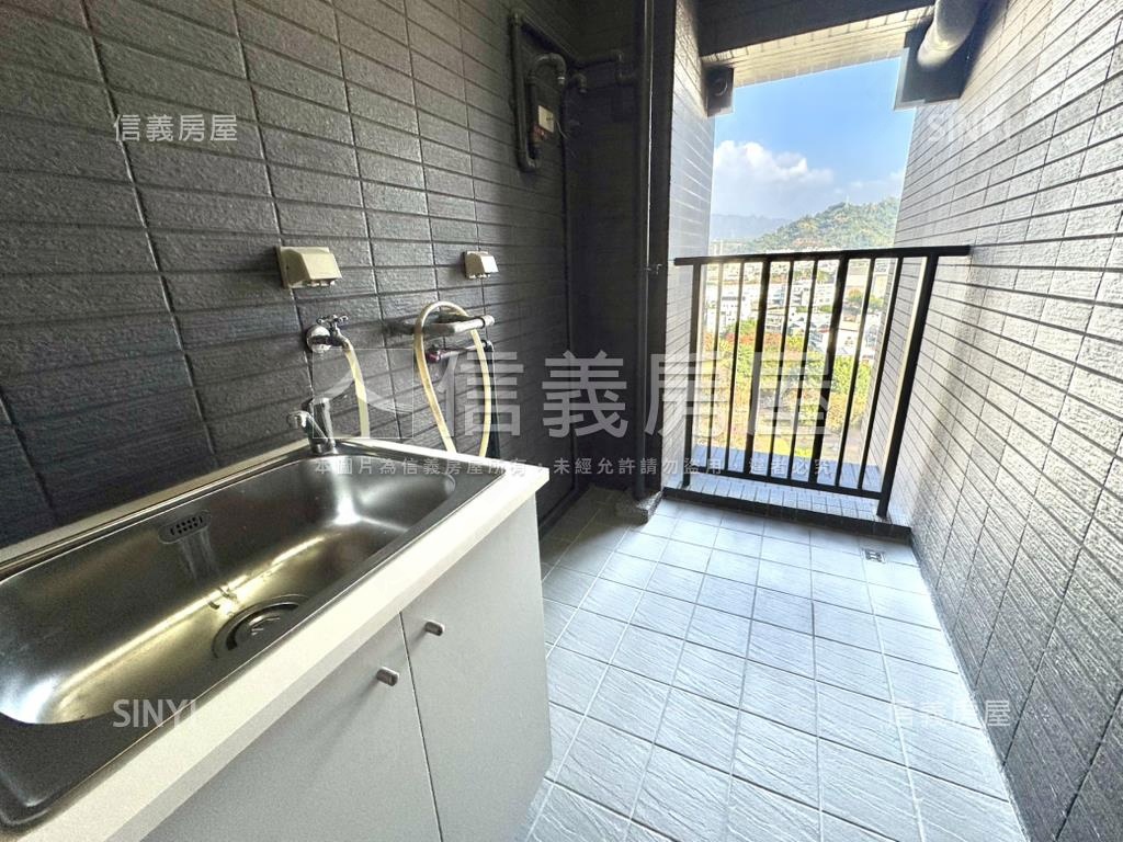 專任未住過朝南山景視野戶房屋室內格局與周邊環境